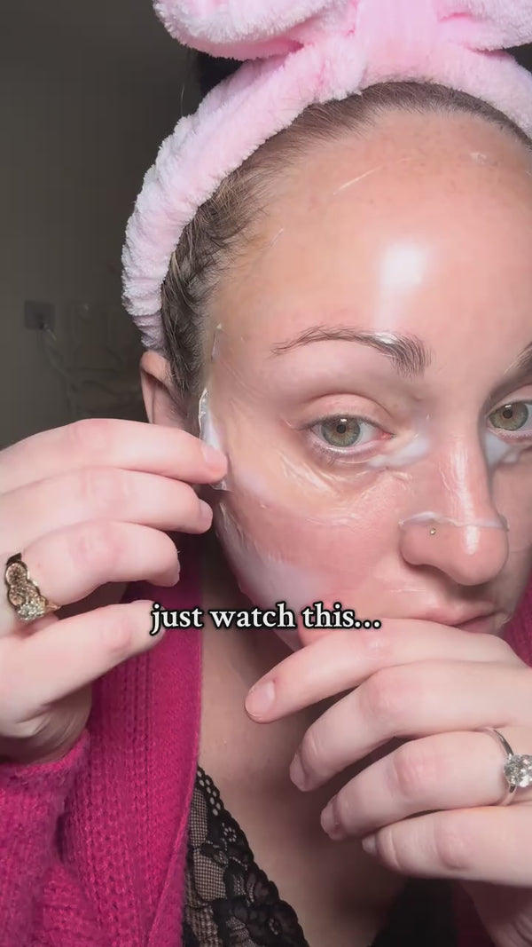 This mask starts WHITE and slowly turns CLEAR as it absorbs 🤍➡️✨ Cooling, lightweight, and oddly satisfying to watch. Skin feels fresh, not sticky, and super comfy the whole time. Skincare but make it ✨visual✨ #collagenmask #glassskin #skincare #skincareroutine #tiktokshopcreatorpicks