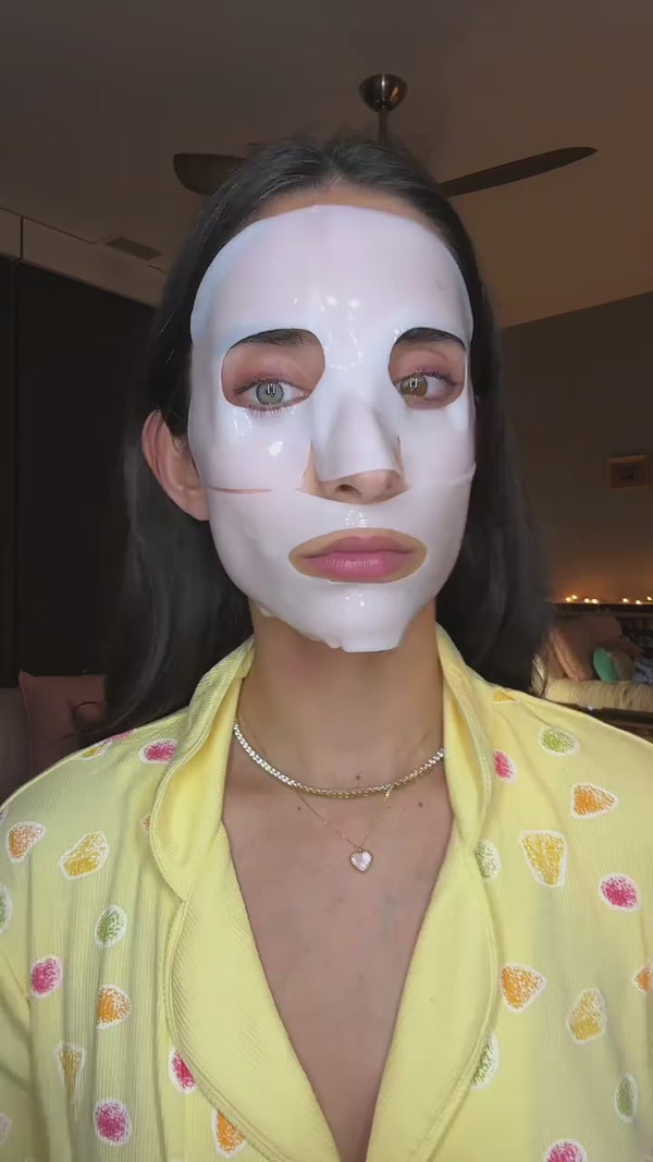 Dewy glassy skin overnight ✨ my skin has NEVER looked this hydrated before. Definitely a skincare must have!! Don’t go another night without this mask! #collagenmask #glassskin #tiktokshopcreatorpicks #skincareroutine #skincare